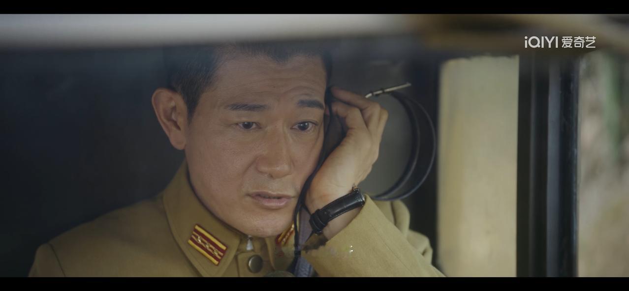 《风与潮》仁爱孤儿院里有秘密！何贤摸到一只鞋，泽荣作只看到一堆燃烧完的麦草堆。