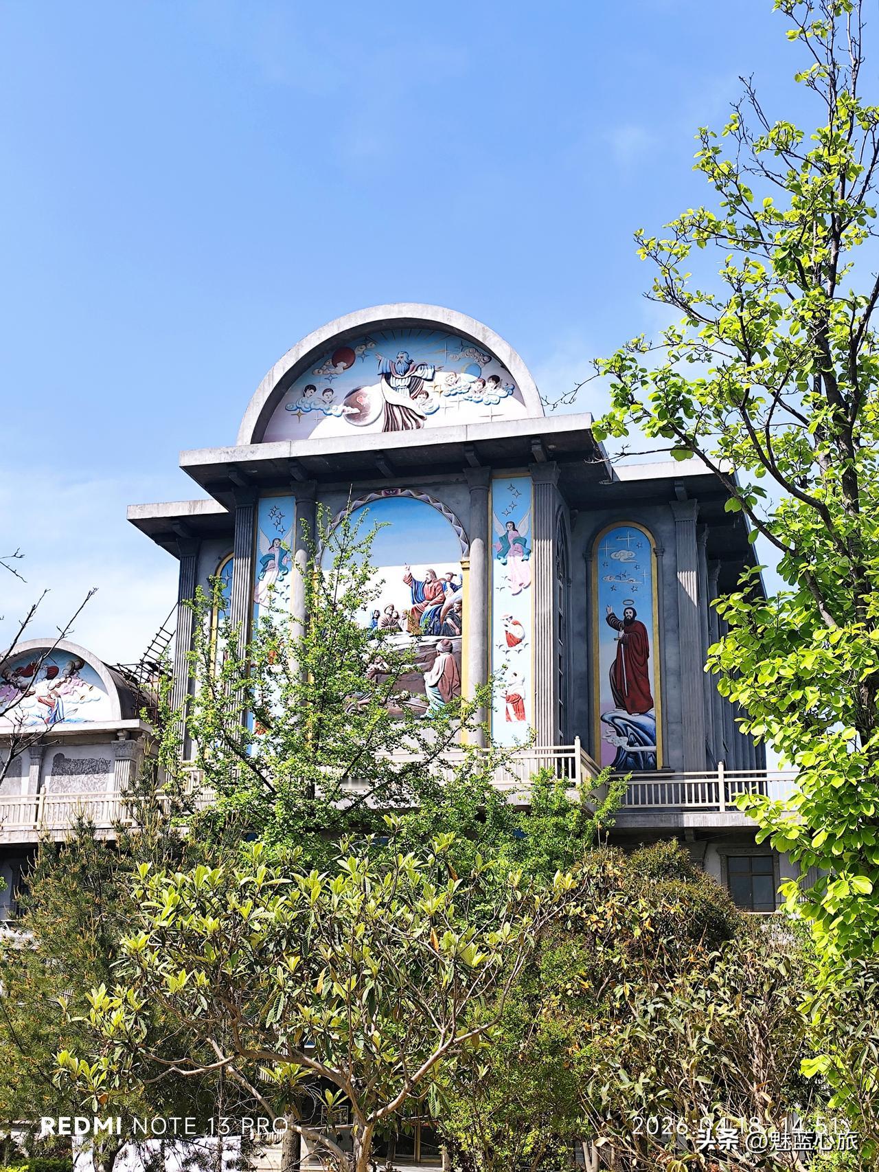 今天来到西安户县的圣母宫，真是长见识了。沿关中环线周至方向，左拐进入一条狭窄的上