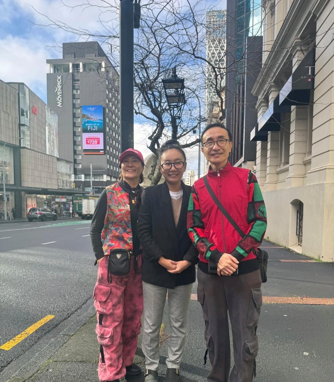 巩汉林和妻子金珠在新西兰被偶遇，他们夫妻俩退休之后经常去澳洲，有钱有自由，真是让