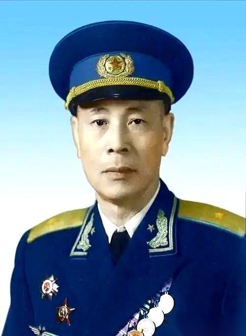 1955年授衔，将帅名单里，有个名字，让台下所有人都感觉有点陌生。旁边的将军，