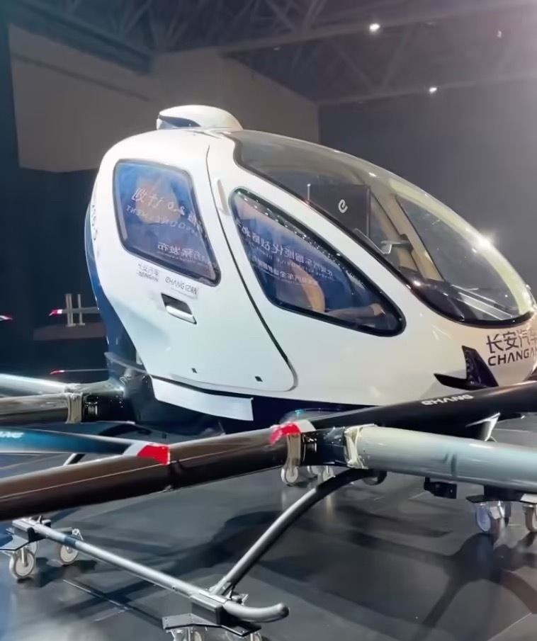 长安也要搞飞行汽车了，计划2030年推出航线飞行汽车产品，实现商品化运营。小鹏刚