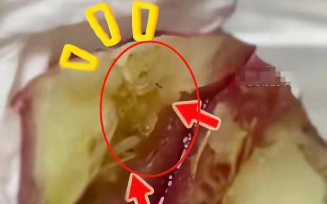 央视最新曝光！真别再吃了！看得头皮发麻央视《焦点访谈》最新食品曝光的画面，我真