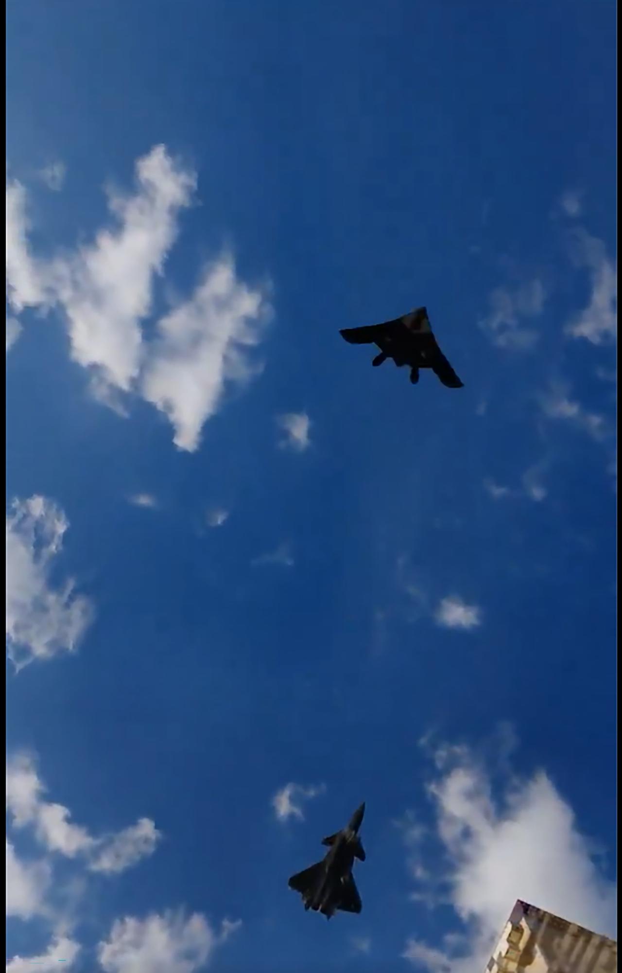 轰-20战略轰炸机这么多年迟迟没有上天，而第六代战斗机歼-36和歼-50却早早上