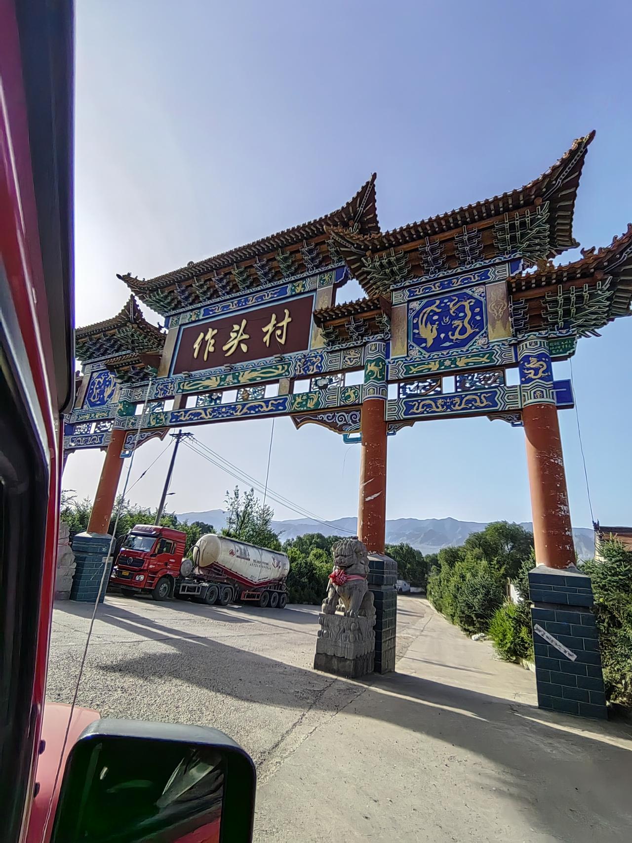 山西繁峙县作头天齐庙是一座供奉东岳大帝的道教庙宇早晨很早就到了。事实上再晚到