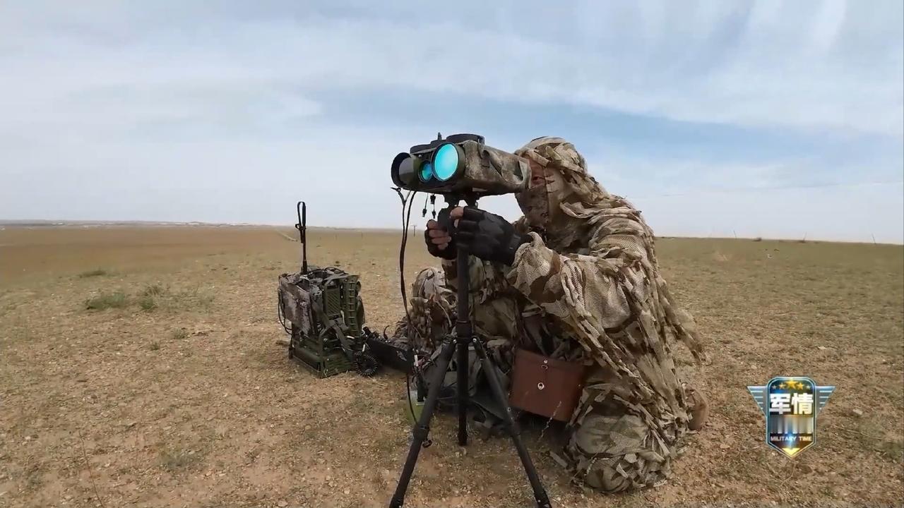 空中突击旅士兵地面激光照射，引导（直升机）机载激光制导弹药打击地面目标。突击