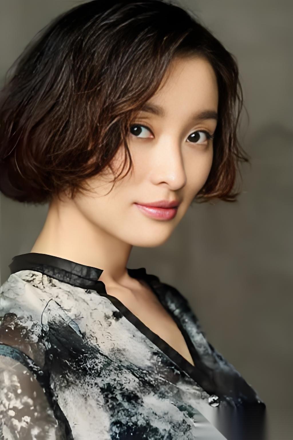 演员吴越说：“我不会结婚了，也不会再去谈恋爱了。不是因为谁把她伤透了，纯粹是这