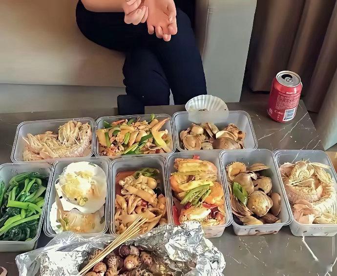 秦海璐这顿饭顶普通人10天工资了吧