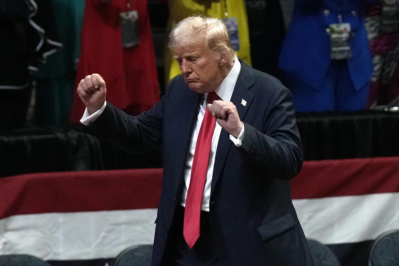 美国又宣布国家紧急状态了，这个"又"字，说明紧急状态在美国已经快成家常便饭。