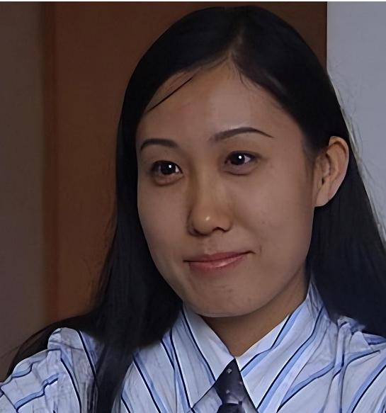“天才少女”庞秀玉，14岁获奖无数，19岁未婚先孕，26岁沦为“玩物”，她到底经
