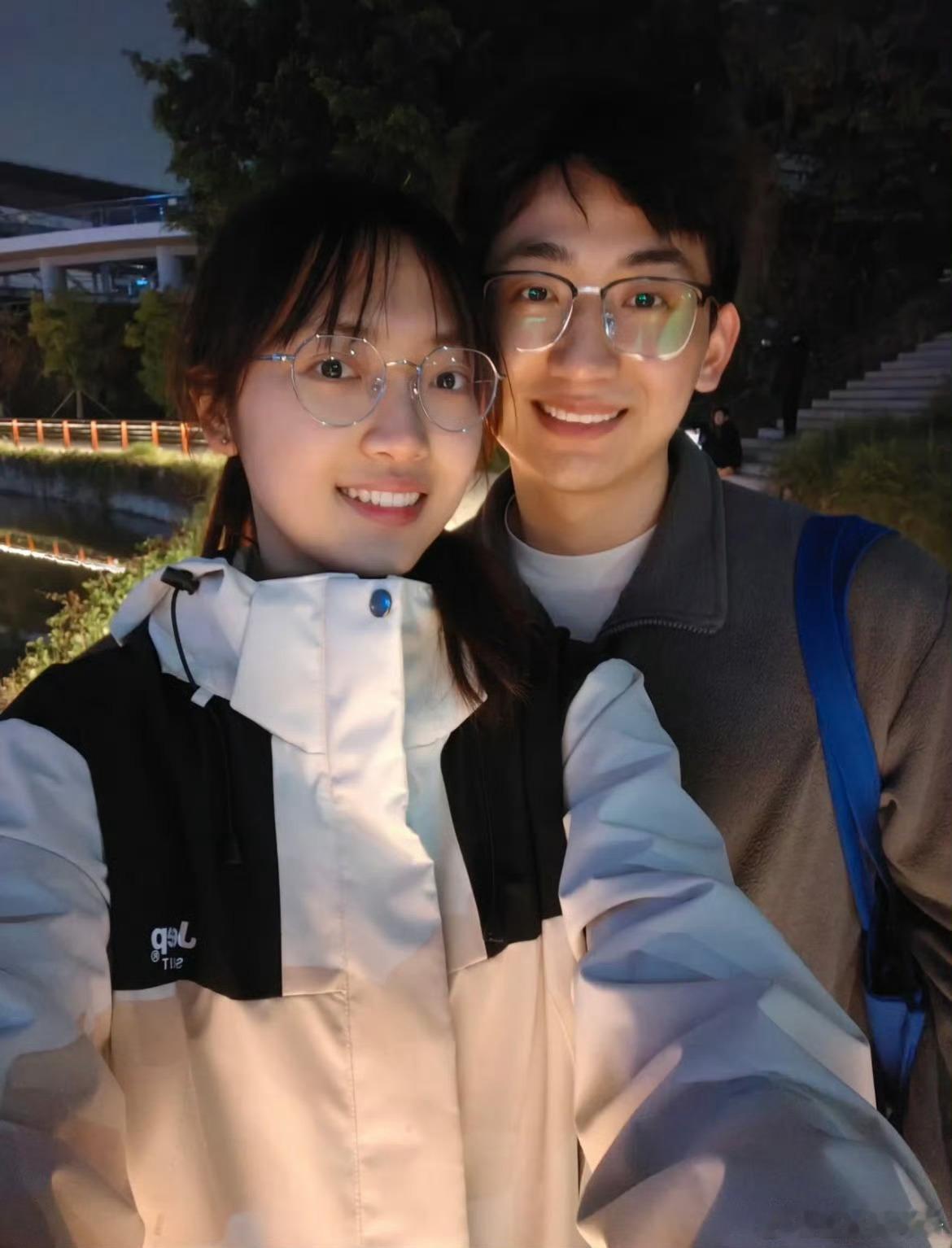 原来夫妻相是真的在一起久了真的会越来越像​​​