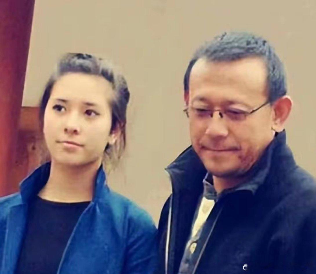 我妈眼光真是毒辣！第一眼看到姜文的混血女儿姜一郎，她第一句话就是：这姑娘长得真标