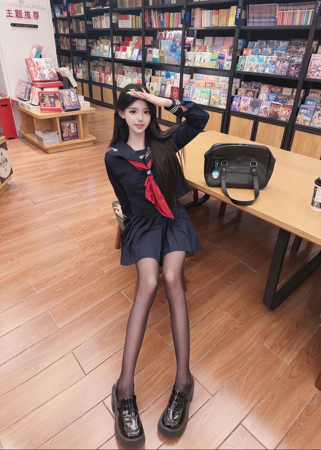 图书馆拍jk真的很好看呀🖤