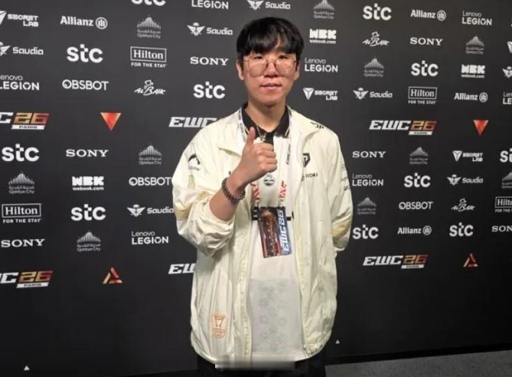 英雄联盟2026EWC季军赛GEN以2比1击败T1获得第三，赛后GEN下路Ru