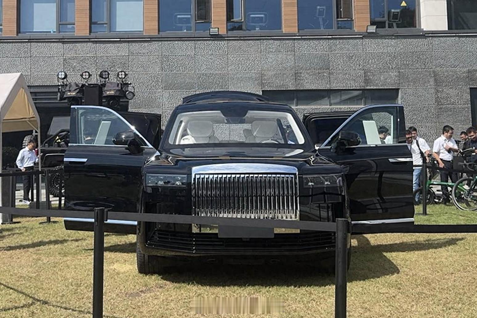 追觅第二款车型亮相，尺寸不输库里南？增程动力+100度电池组主动悬架双向24度后