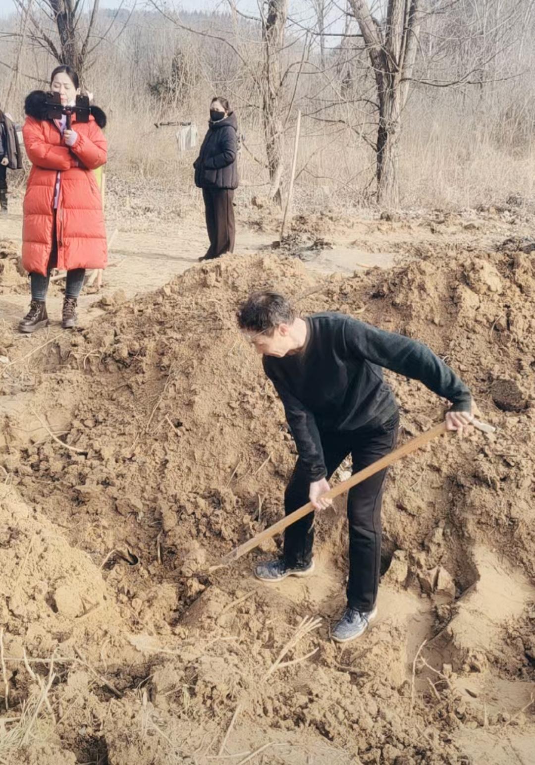 完犊子了，完犊子了，今年的郑州算是魔怔了，贾鲁河源头两股温泉出水以后，郑州