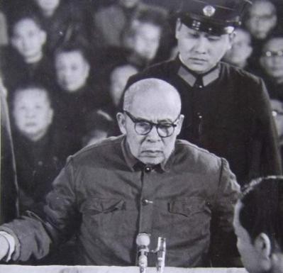 1950年，陈伯达和刘淑宴领了结婚证，这是他的第三次婚姻，也是最后一次。这一年陈