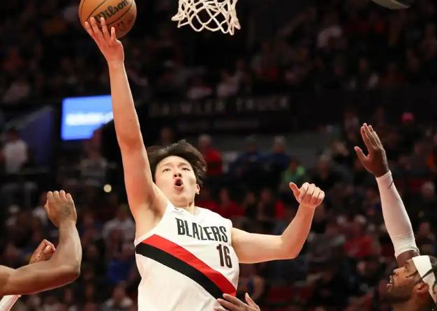 北京时间10月17日09：00，NBA季前赛，开拓者客场PK爵士！这是开拓者