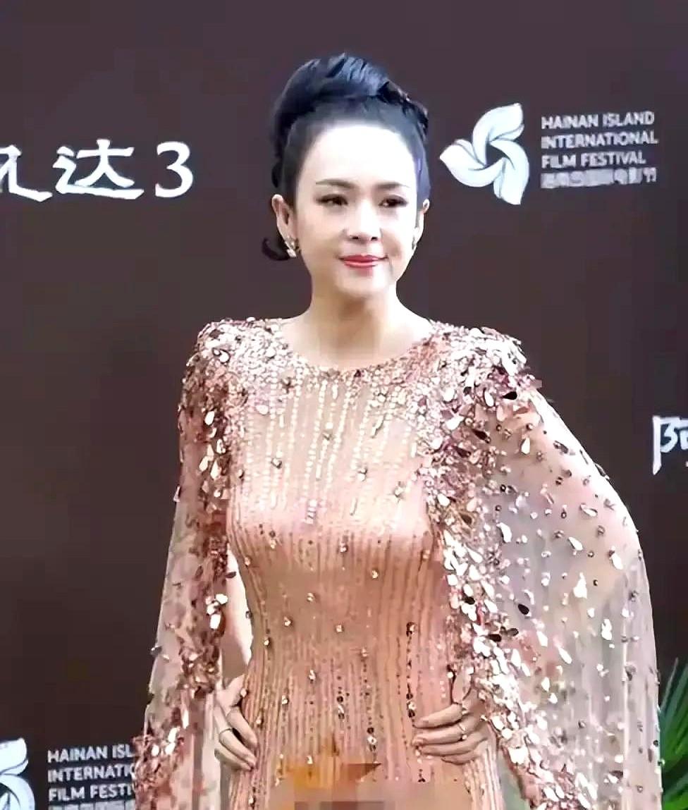 孙俪章子怡同场零互动，真就这么僵？2023年12月《阿凡达3》洛杉矶首映礼，