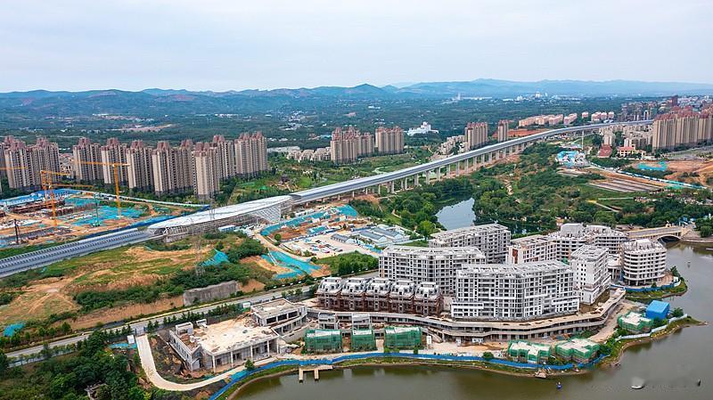 郑州楼市：2023年11月至2026年9月：✅北龙湖：3.9万→3.6万，