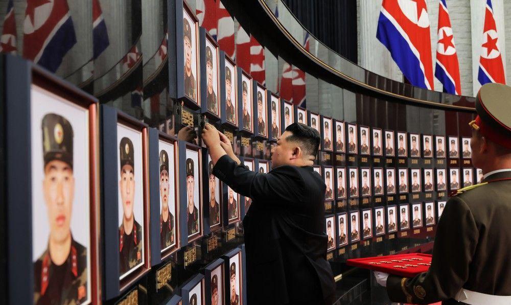 朝鲜公开祭奠在库尔斯克阵亡的将士，地点就在朝鲜劳动党在平壤的中央委员会总部。指挥