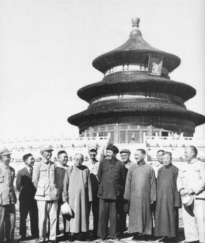 1949年9月，原大清官员陪毛主席在天坛游玩，突然，毛主席问其中一位：“你见过几