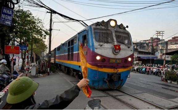 越南不再让中国转让高铁技术，起初越南觉得各国都会抢着来修他们的高铁，所以想来一个