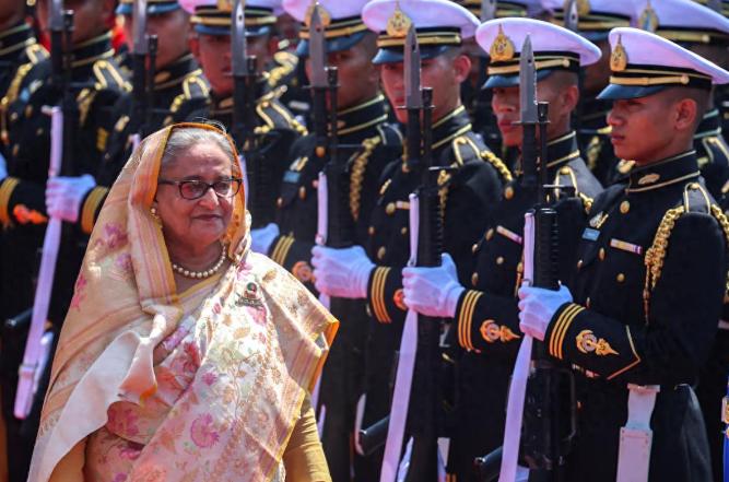 孟加拉国这波操作直接闹得沸沸扬扬,躲在印度的前总理哈西娜突然抛出一句狠言,给明年