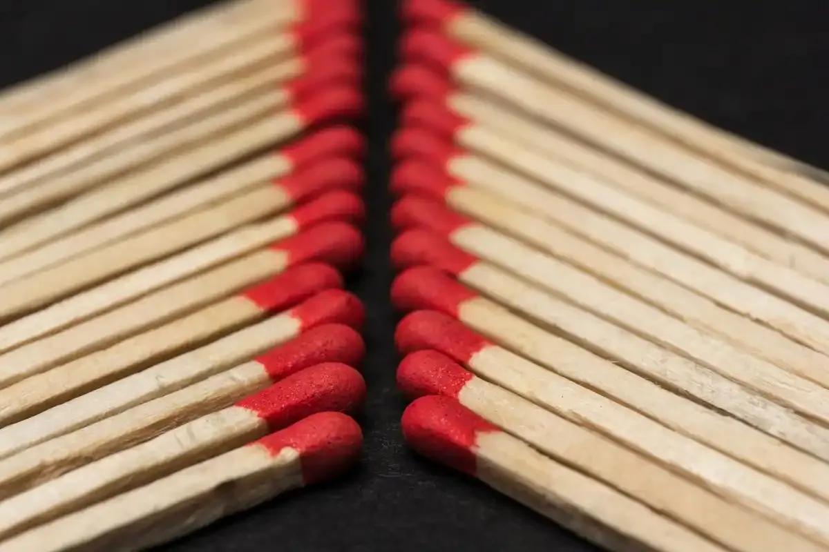 中国每年还在生产60亿根火柴，都卖给谁了呢？说出来你可能不信，咱们早就扔在一边的