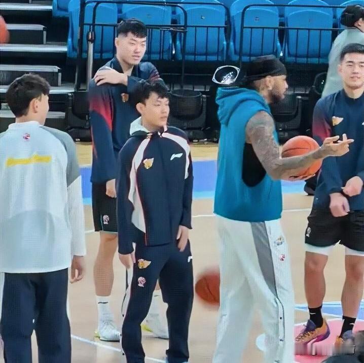 辽宁队后悔了没？在少了徐杰的带动之后，好像莫兰德回归到辽宁队，表现的没有他在广东