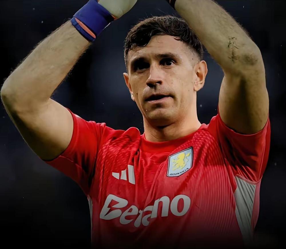 谁会是真命天子？国际米兰的老门将索默本赛季状态急剧下滑，状态极其不理想，扑救成功