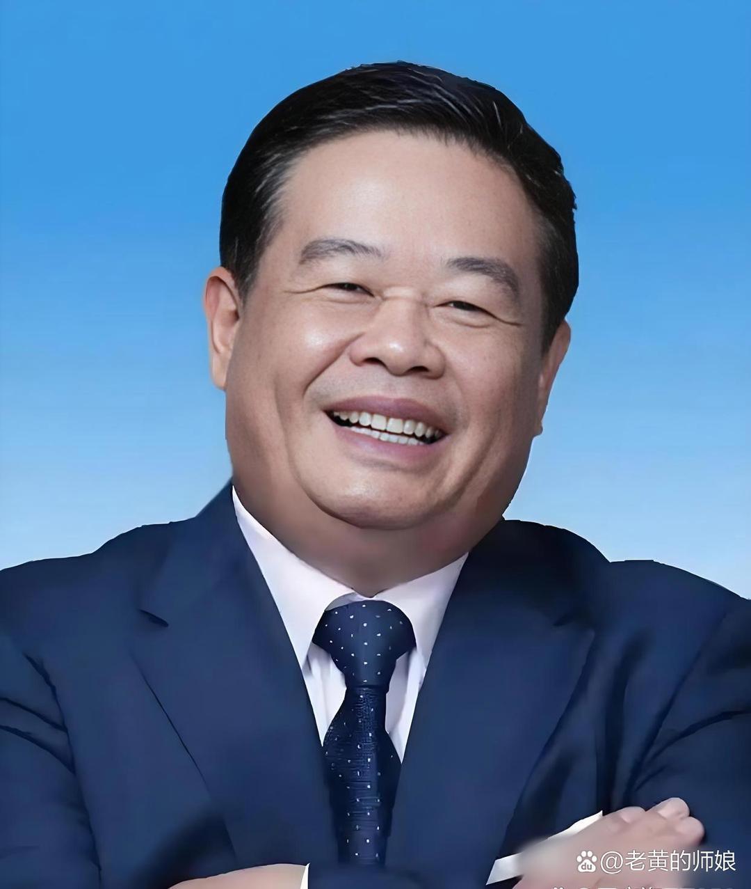 回头看释永信这件事，有两个人看得格外清醒，一个是曹德旺。他说当年到访少林寺，释永