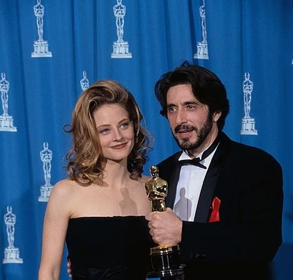 聊聊1993年的奥斯卡，那晚有点意思。当阿尔·帕西诺的名字被念出来，全场直