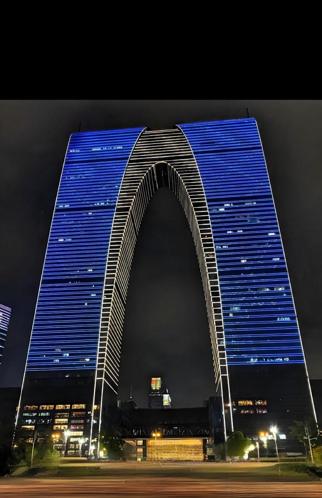 苏州总价前十的楼盘名单一出，网友直接炸锅。星岛仁恒、湖滨四季、九龙仓国宾1号这