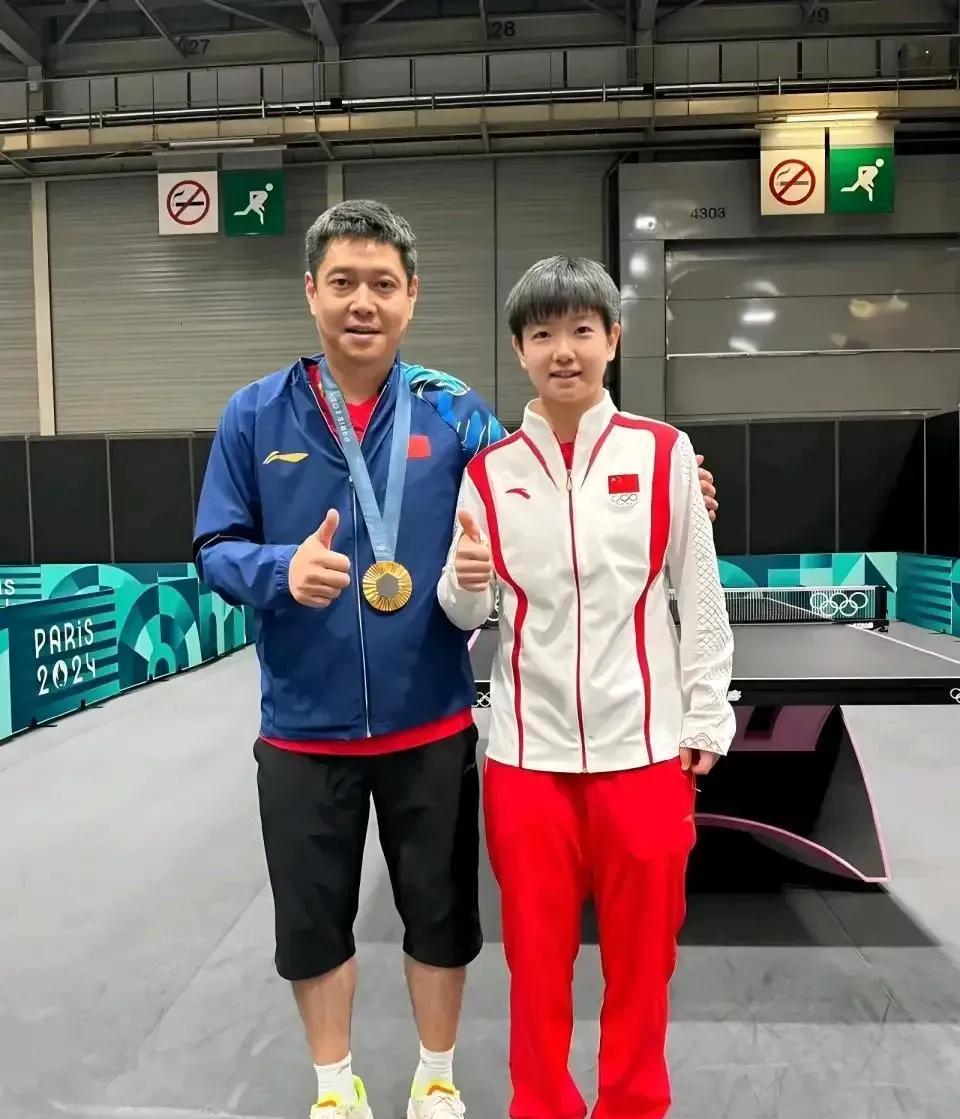邱贻可指导没随队去横滨，但也同时离开了体总，可能回家休息调整一下，前段时间冲动怼