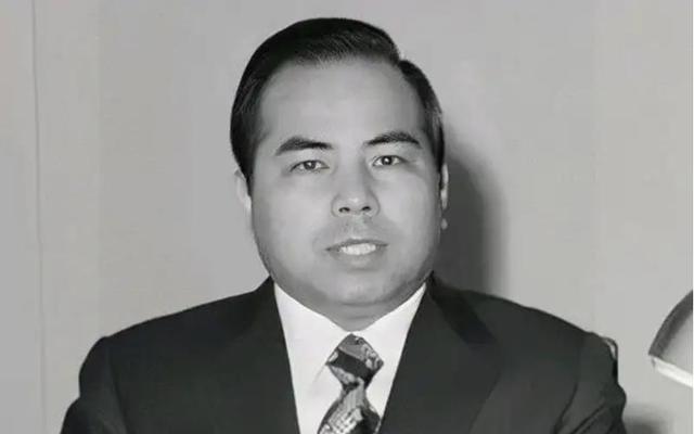 1966年朴正熙访问台湾，80岁高龄的蒋介石亲自到机场迎接，此时的朴正熙才49岁
