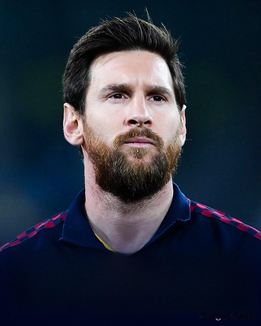 梅西这样做很正确，不能让足球之外的事分了球王的心！在很久之前，梅西就对外界表