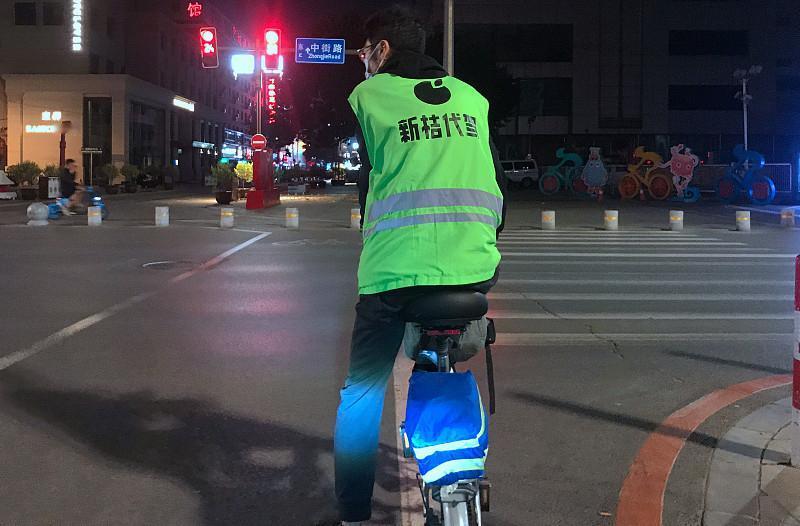 36岁负债累累还能翻身吗？我身边真有个活生生的例子，前两年他36岁踩中创业坑，背