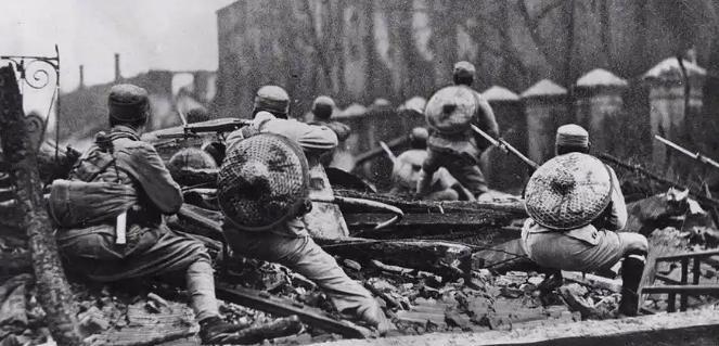 二战中西安为什么没有被侵略？1945年的初春，陕西的黄土地刚刚泛起绿意，日军华