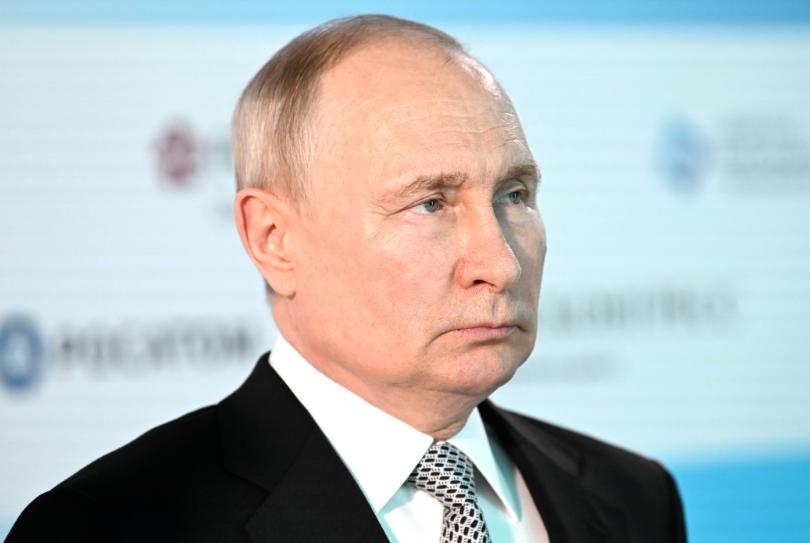 俄乌战争迟迟无法收尾，不少人都好奇，俄罗斯明明手握强大核武库，为何不对乌克兰发射