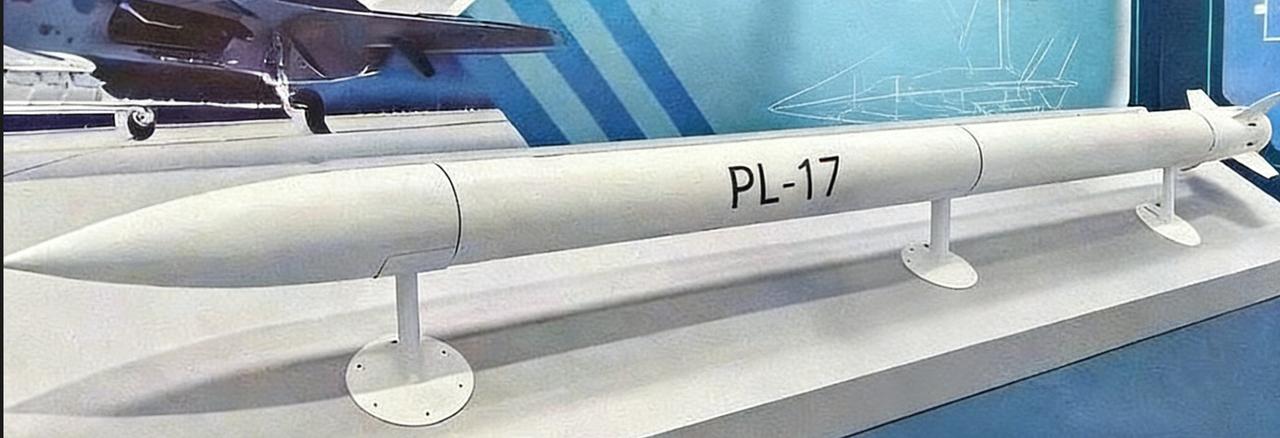 在定型快10年以后，美国等西方国家，终于发现了中国最先进，最神秘的，超远程空空导