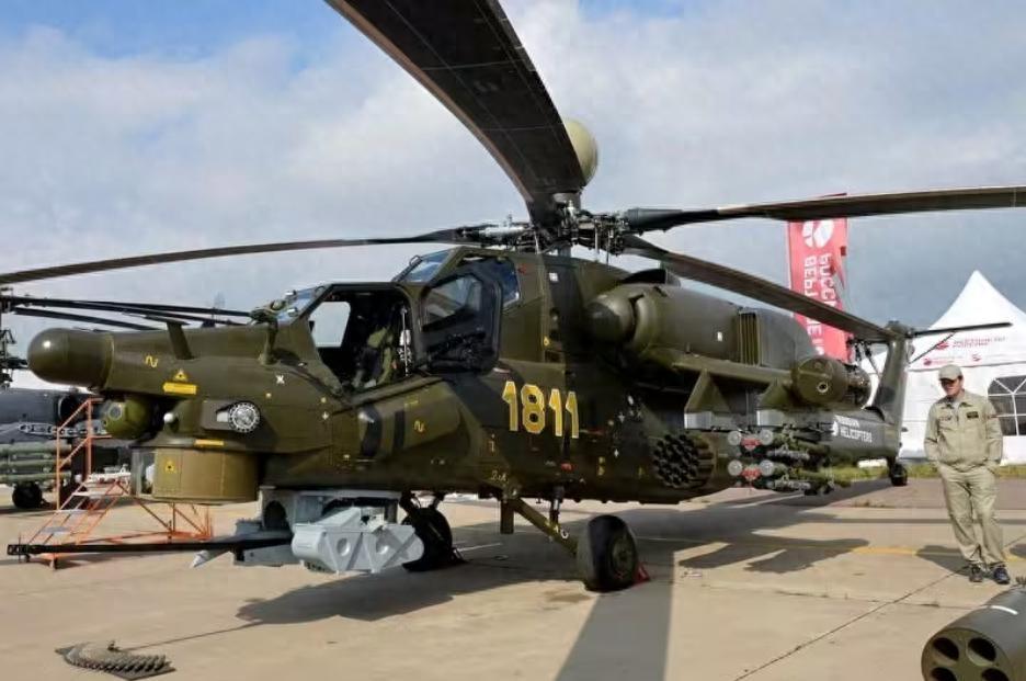 外网热议055万吨大驱向伊朗靠近，美媒：伊朗成为中方第二个巴铁尽管第一轮谈判已