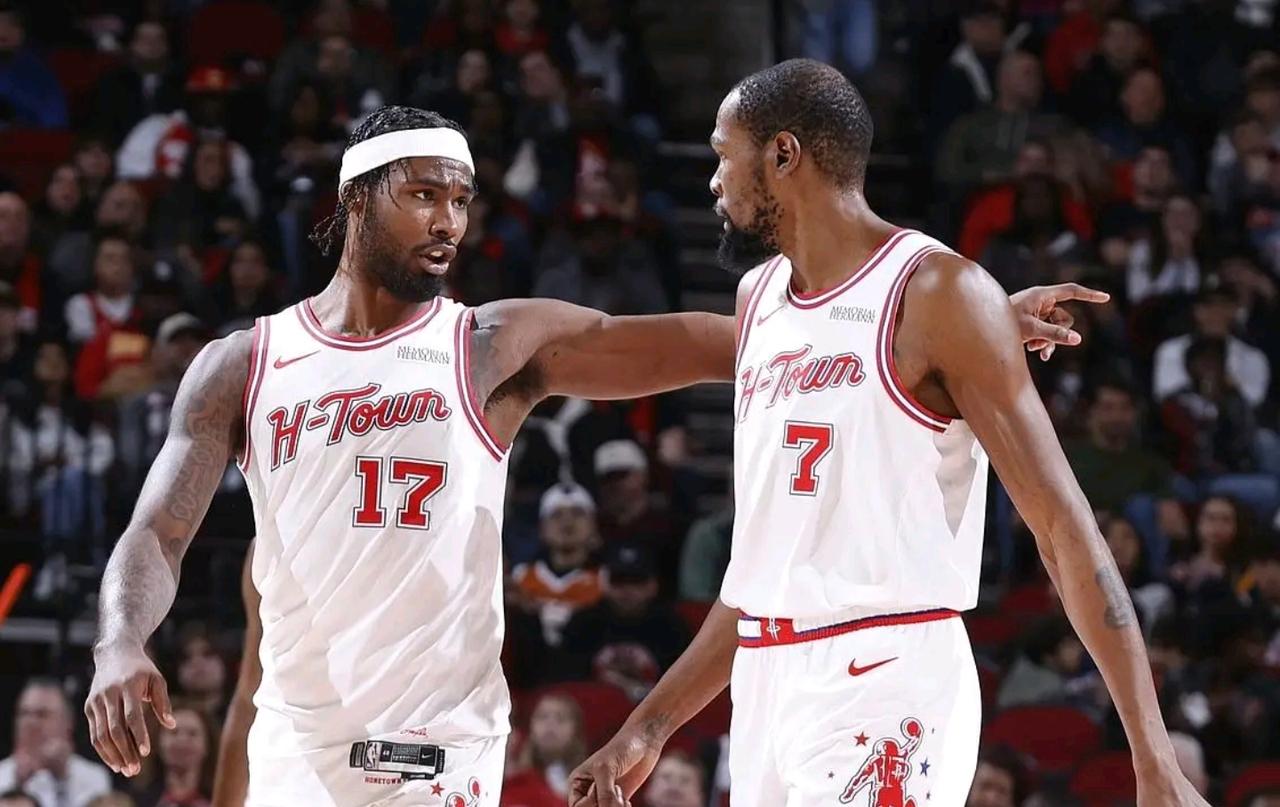 阿门和谢波德后场组合是火箭最佳答案谢波德其实现在是得分属性更多些，和阿门搭档