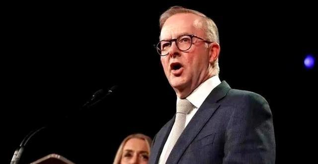 澳大利亚这变脸的速度，真是精彩！前脚刚要把达尔文港强行收归国有，后脚一封解约信就