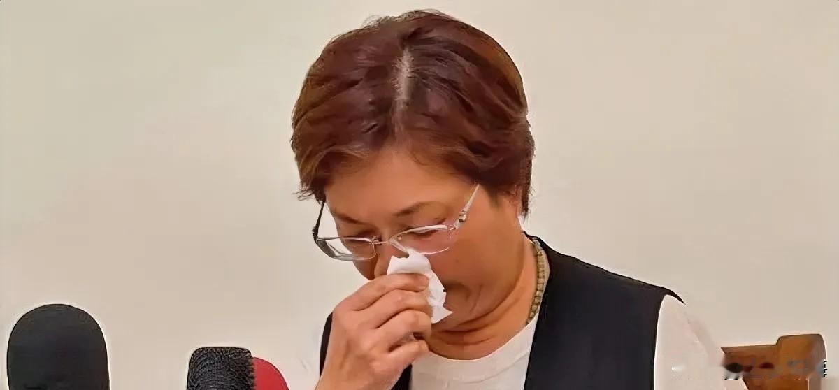 谁在说谎？蓝营高层回应王惠美的质疑了！由于王惠美没有陪同魏平政在9月3日的登记角
