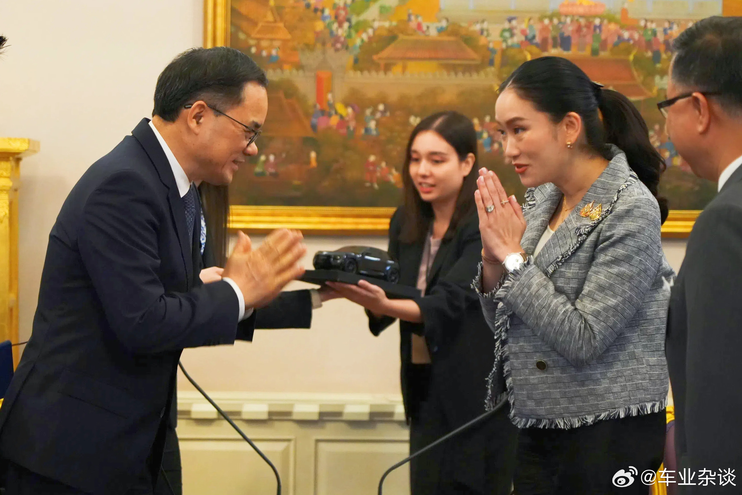 长安汽车2025年5月14日，泰国曼谷总理府，佩通坦总理会见前来拜访的长安汽车