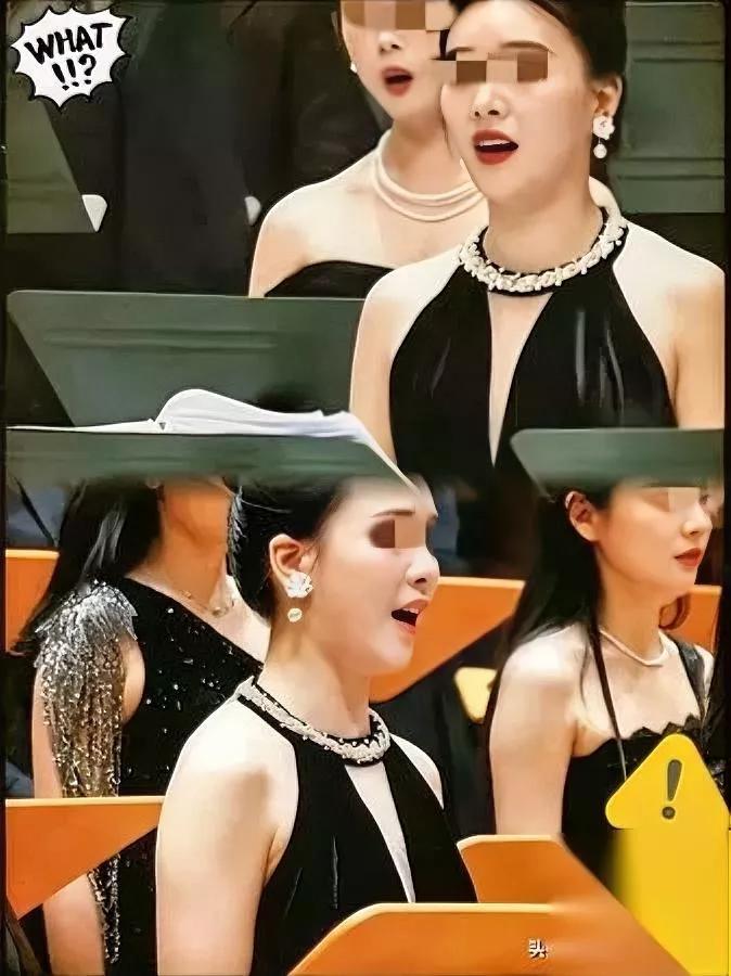 演出完退礼服的姑娘身份被扒光了居然是川音的合唱团领唱？之前大家总觉得