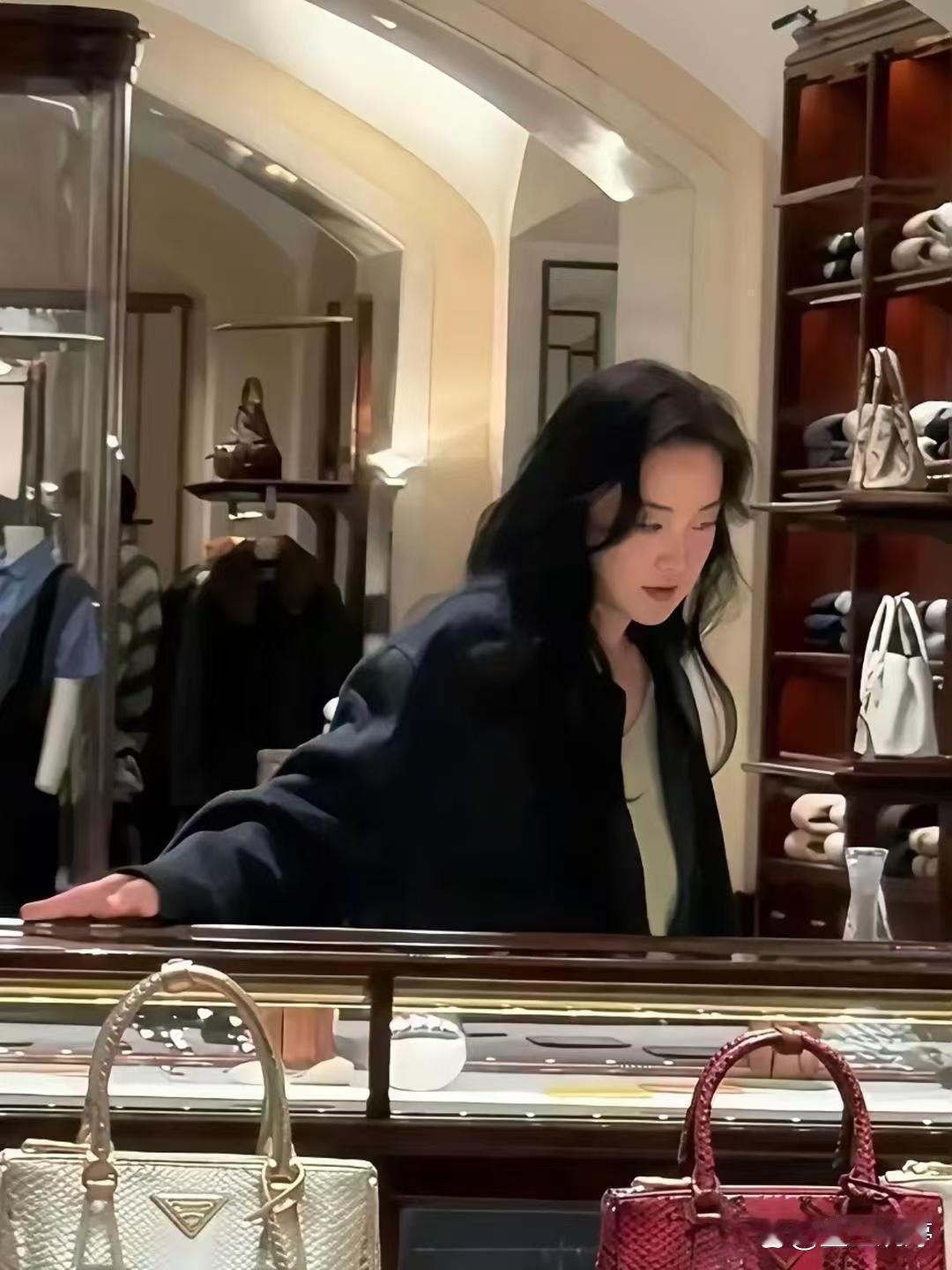 贾玲已经完全是另外的人了，现在好高冷