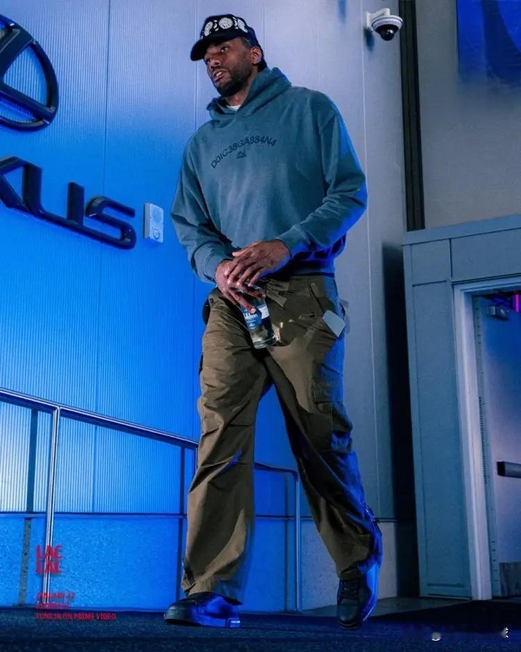 快船当家球星伦纳德的屁事真是太多了！明天快船将会坐镇主场迎战篮网，今天据快船官方