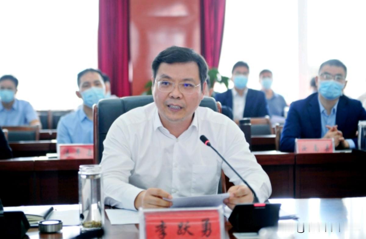 人事调整正式完成！9月4日，驻马店市第六届委员会第一次全体会议召开，李跃勇当选为