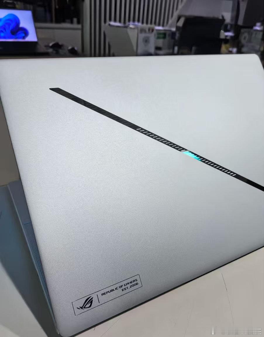 2025年度最好用专业轻薄本预定，ROG幻16Air2025全能实力不容低调